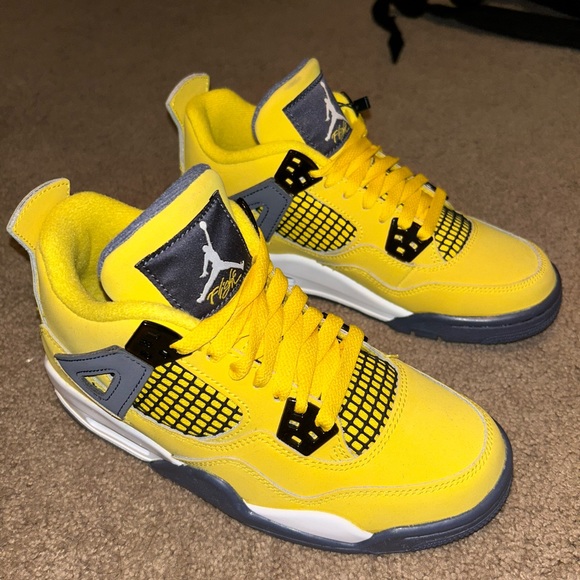 Lightning 4s - Picture 3 of 8